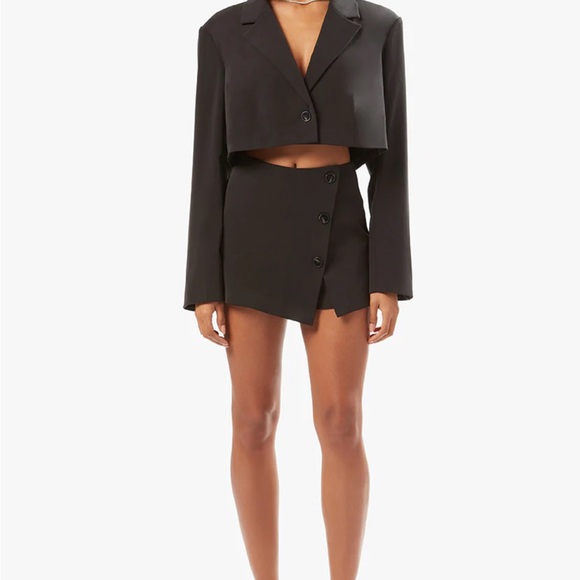 WeWoreWhat Boxy Cropped Suiting Blazer - Picture 3 of 4